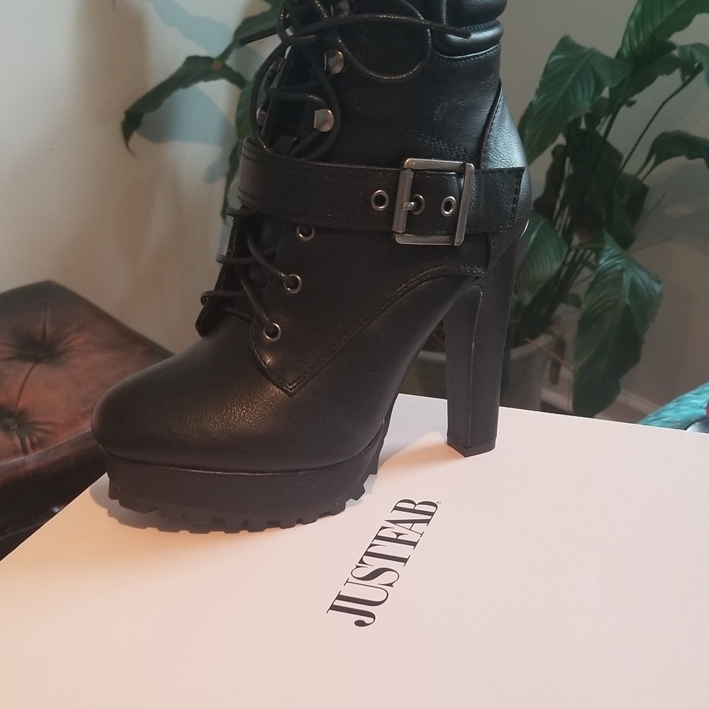Just Fab boots